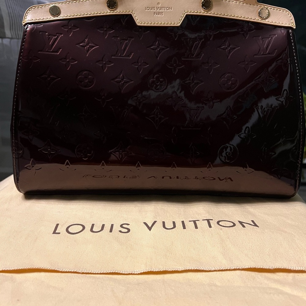 Louis Vuitton Brea vernis Monogram Shoulder Bag